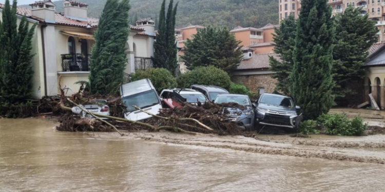 Cod roșu de ploi în Bulgaria: inundații și școli închise