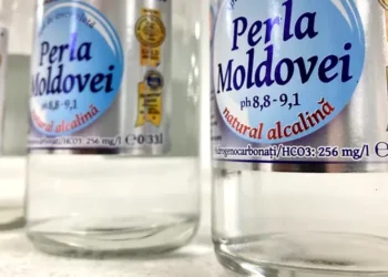 Scandal uriaș: apa plată „Perla Moldovei” a fost contaminată cu fecale – ANPC intervine