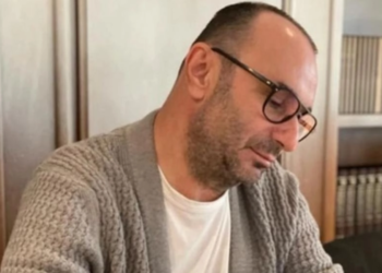 Jurnalist: Zeci de mii de români supravegheați – Marius Tucă denunță „statul polițienesc”: „În România, să asculți telefoanele e ca și când te-ai spăla pe dinți”