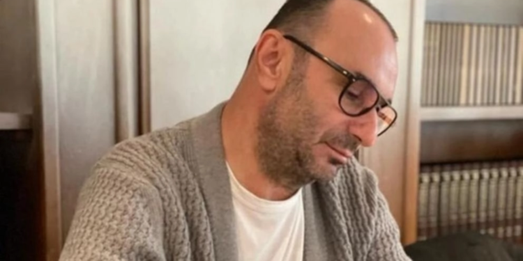 Jurnalist: Zeci de mii de români supravegheați – Marius Tucă denunță „statul polițienesc”: „În România, să asculți telefoanele e ca și când te-ai spăla pe dinți”
