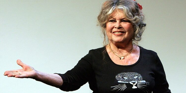 Французскую актрису Брижит Бардо госпитализировали