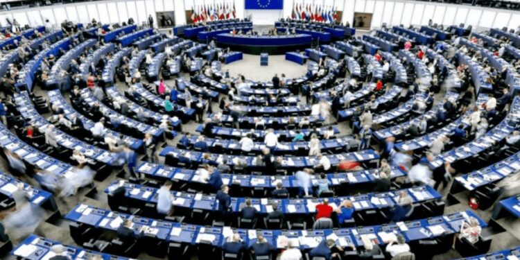 UE poate suspenda regimul fără vize pentru Moldova și alte 60 de state