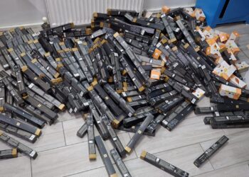 Loturi comerciale de mărfuri nedeclarate, depistate la vamașii de la Costești