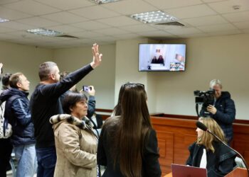 Procurorul a „studiat” 28 de volume ale dosarului împotriva lui Guțul și Popan într-o oră