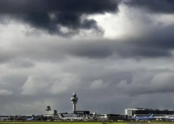 Zboruri anulate, copaci doborâți și pene de curent în mai multe țări din Europa, după o furtună puternică