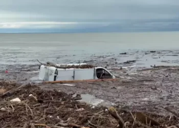 Imagini apocaliptice din stațiunea de la Marea Neagră devastată de fenomene meteo extreme