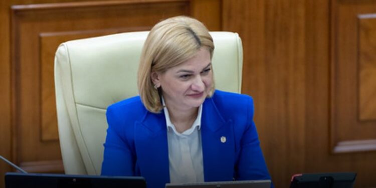 Хитрая, но преступная схема в Кишинёве. Полицейский и фальшивый «сотрудник полиции» шантажировали клиентов секс-сервиса 999