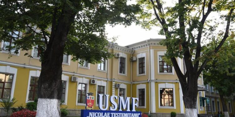 Министр здравоохранения Румынии прокомментировал скандал с фальшивыми дипломами