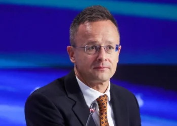 Сийярто призвал прекратить финансировать Киев после скандала с коррупцией