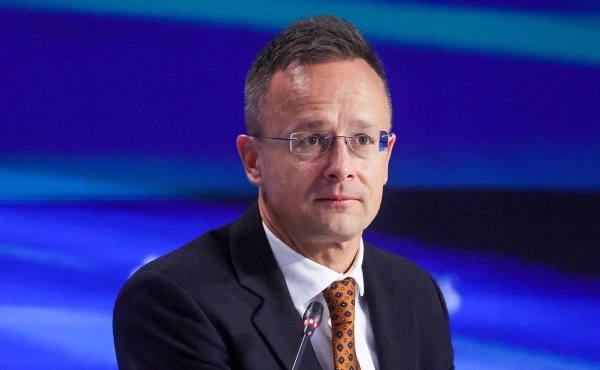 Сийярто призвал прекратить финансировать Киев после скандала с коррупцией