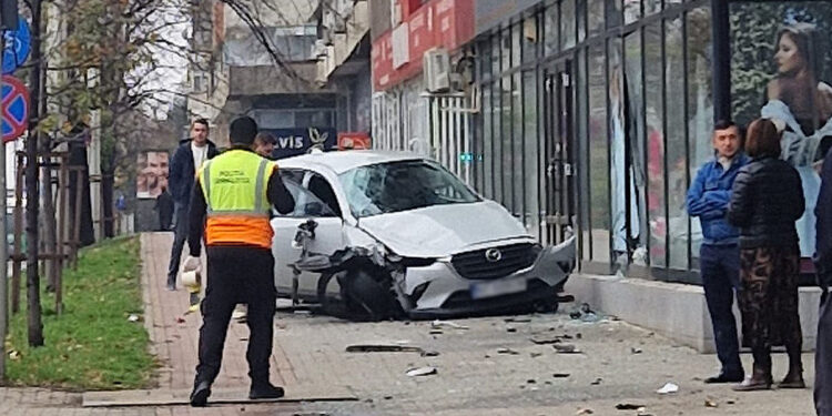 В Яссах женщина чудом выжила после того, как ее авто перевернулось несколько раз