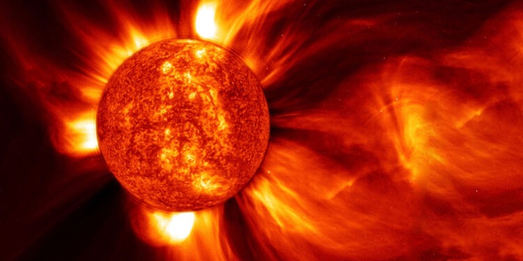 На Солнце произошел выброс плазмы рекордного объема