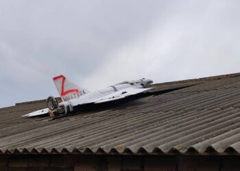 Атака дронов. Шесть беспилотников пролетели над Молдовой. Один приземлился на дом