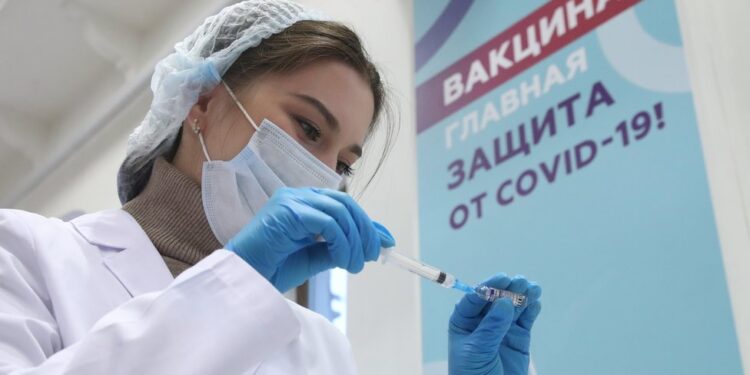 Согласно документу правительства США, по меньшей мере 10 детей умерли от вакцин от COVID