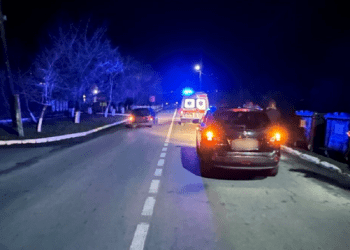 A traversat băută și neregulamentar: o tânără din Soroca a ajuns la spital după ce a fost lovită de un Nissan