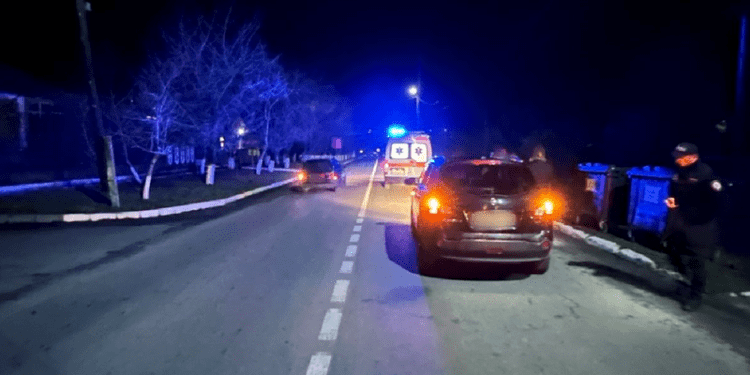 A traversat băută și neregulamentar: o tânără din Soroca a ajuns la spital după ce a fost lovită de un Nissan