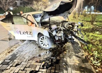 Серьезная авария с участием такси в Кишинёве: двое госпитализированы