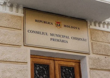 După scandal și presiuni, CMC a aprobat bugetul pentru salariile din educație și pentru asistenții sociali |VIDEO