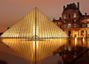 Biletele la Muzeul Louvre se scumpesc cu aproape 50% pentru o categorie de turiști: cine va plăti mai mult ca s-o vadă pe Mona Lisa 
