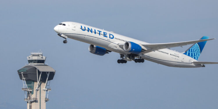 Haos în SUA, din cauza blocajului guvernamental: reducere cu 10% a zborurilor pe cele mai mari aeroporturi din țară