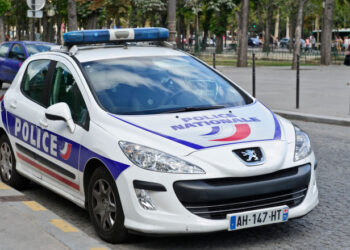 Franţa. Un şofer a intrat în mai mulți pietoni. Zece persoane, rănite, patru foarte grav. Ce a strigat el la arestare