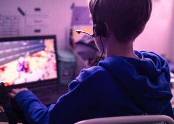 Avertismentul Europol: copiii sunt manipulați să comită crime, prin intermediul jocurilor video. Care e cel mai grav caz