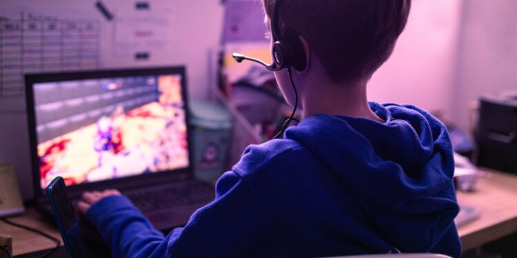Avertismentul Europol: copiii sunt manipulați să comită crime, prin intermediul jocurilor video. Care e cel mai grav caz