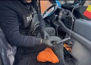 Dondușeni: 11 percheziții și doi suspecți reținuți într-un dosar de trafic de persoane