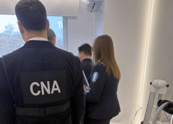 Noi percheziții în dosarul schemei de corupție în domeniul chirurgiei estetice. O altă angajată a unui salon din capitală, depistată cu diplomă falsă