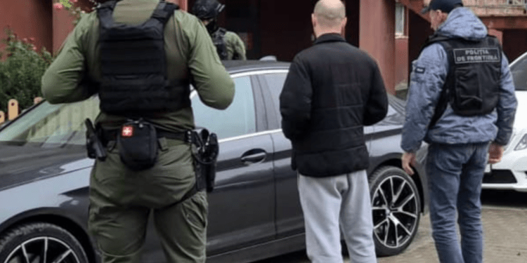 Percheziții și rețineri într-un dosar de falsificare a documentelor oficiale