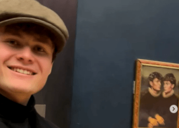 Securitatea la Luvru, un dezastru. Doi influenceri şi-au agăţat portretul lângă Mona Lisa lui Leonardo da Vinci