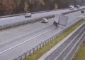 Șofer moldovean beat, surprins derapând cu TIR-ul pe o autostradă din Cehia