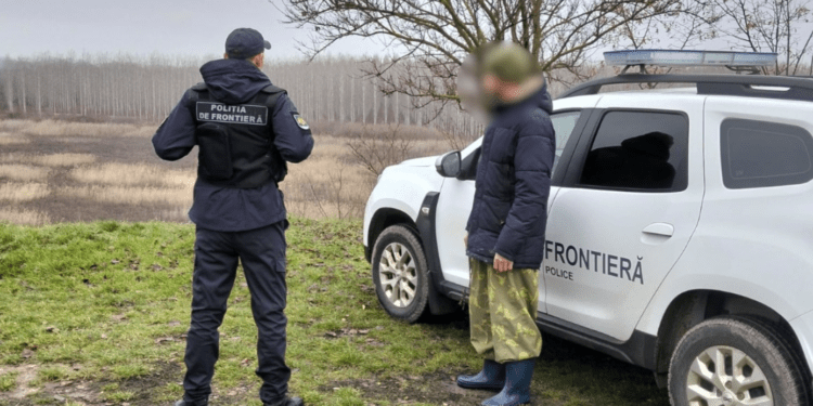 Ucrainean depistat în timp ce traversa ilegal frontiera moldo-română