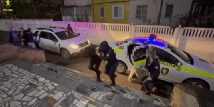 Și-a transformat apartamentul în spațiu pentru consum de droguri