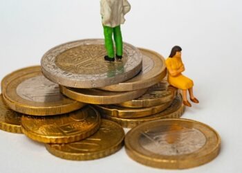 Fiecare moldovean se naște deja cu o datorie de 53 000 de lei