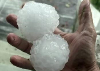 Grindină gigantică lovește Australia: peste 95.000 de locuințe din Queensland au rămas fără electricitate