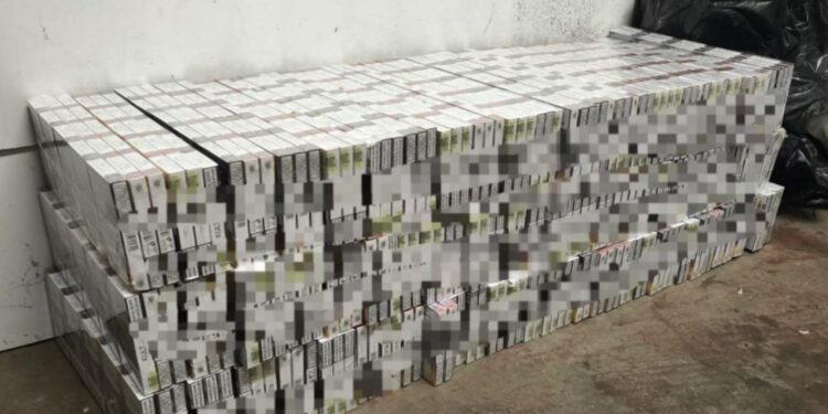 Contrabandă pe calea ferată: peste 120.000 de țigarete, descoperite în depoul CFM