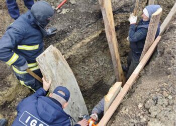 Bărbat prins sub un mal de pământ în timpul unor lucrări la canalizare, salvat de pompierii din Hîncești