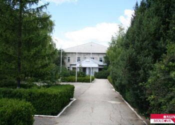 Cinci școli din Florești, în prag de lichidare: părinții acuză abuzuri și netransparență