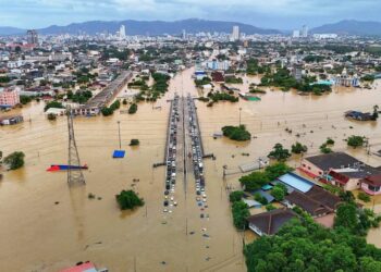 Inundaţii record în Thailanda, unde s-au înregistrat precipitaţii care apar „o dată la 300 de ani”: Cel puţin 18 persoane au murit