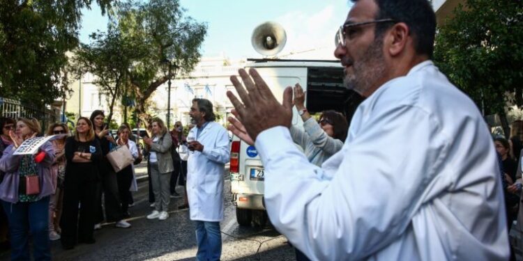 Medicii din Grecia sunt în grevă pentru a denunţa situaţia „mizerabilă” din spitalele publice