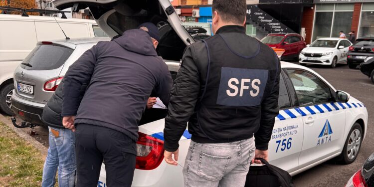 Controale în rândul t5aximetriștilor din Chișinău: amenzi de peste 28.000 de lei și plăcuțe ridicate pentru transport ilicit de pasageri