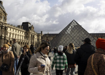 Luvru închide Galeria Campana de ceramică grecească. Motivul deciziei luate de muzeu