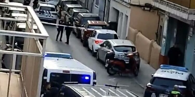 Un tânăr spaniol de 18 ani, neutralizat la Madrid după ce a rănit trei persoane în stradă, anchetat cu privire la un posibil atentat jihadist