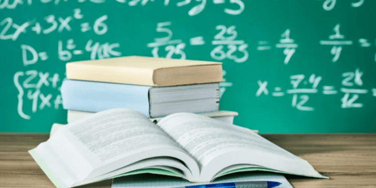 Министерство образования увеличит часы подготовки по математике для учащихся с оценками 1 и 2