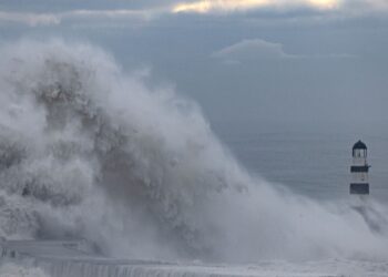 Furtuna Claudia a adus inundații severe în Marea Britanie. Trafic paralizat și locuințe fără electricitate în Țara Galilor