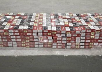 358 de pachete de țigări ascunse în aripa unui automobil, depistate la postul vamal Sculeni