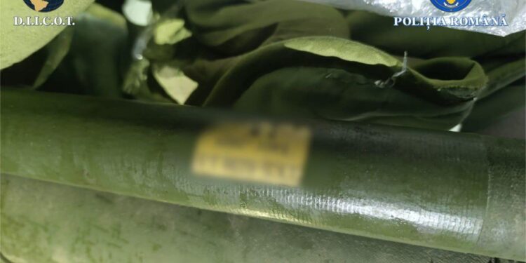 Compania care transporta arme pe la Albița, cu 3 angajați, a beneficiat de contracte cu statul