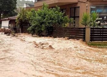 Furtuni violente și ploi torențiale în nord-vestul Greciei. Insula Corfu, grav afectată de inundații