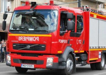 Un microbuz cu 18 moldoveni a luat foc în România: pasagerii s-au evacuat în siguranță